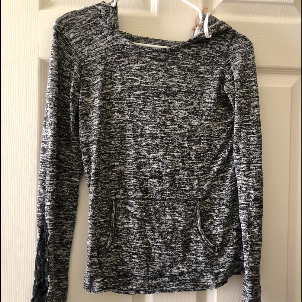hoodie style shirt